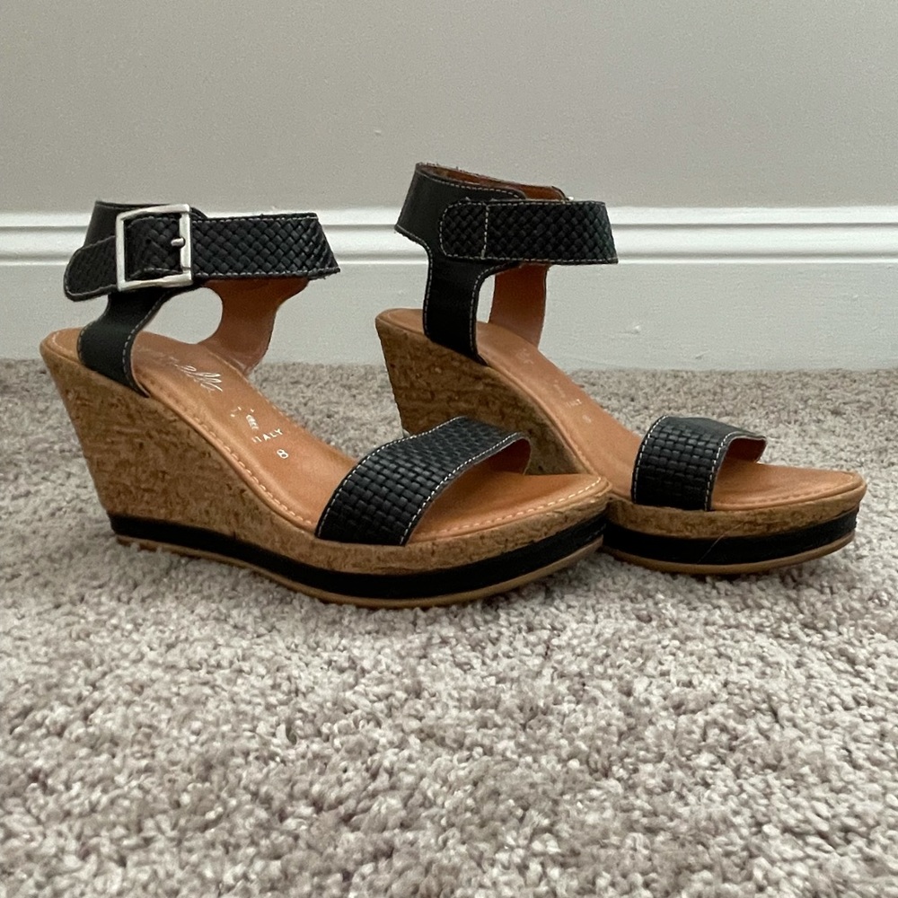 Toscanella black sandals with cork wedge